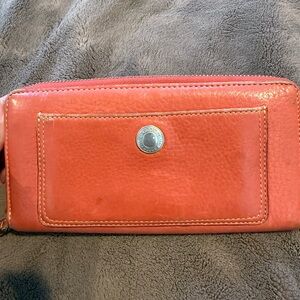 Vintage Coach Chelsea Accordion Zipper Red Leather Wallet with card slots